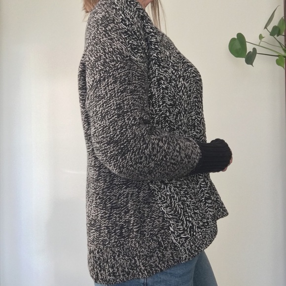 NWT American Eagle Outfitters Mixed Marl Knit Pullover Sweater, size Large 🖤 - Picture 3 of 10